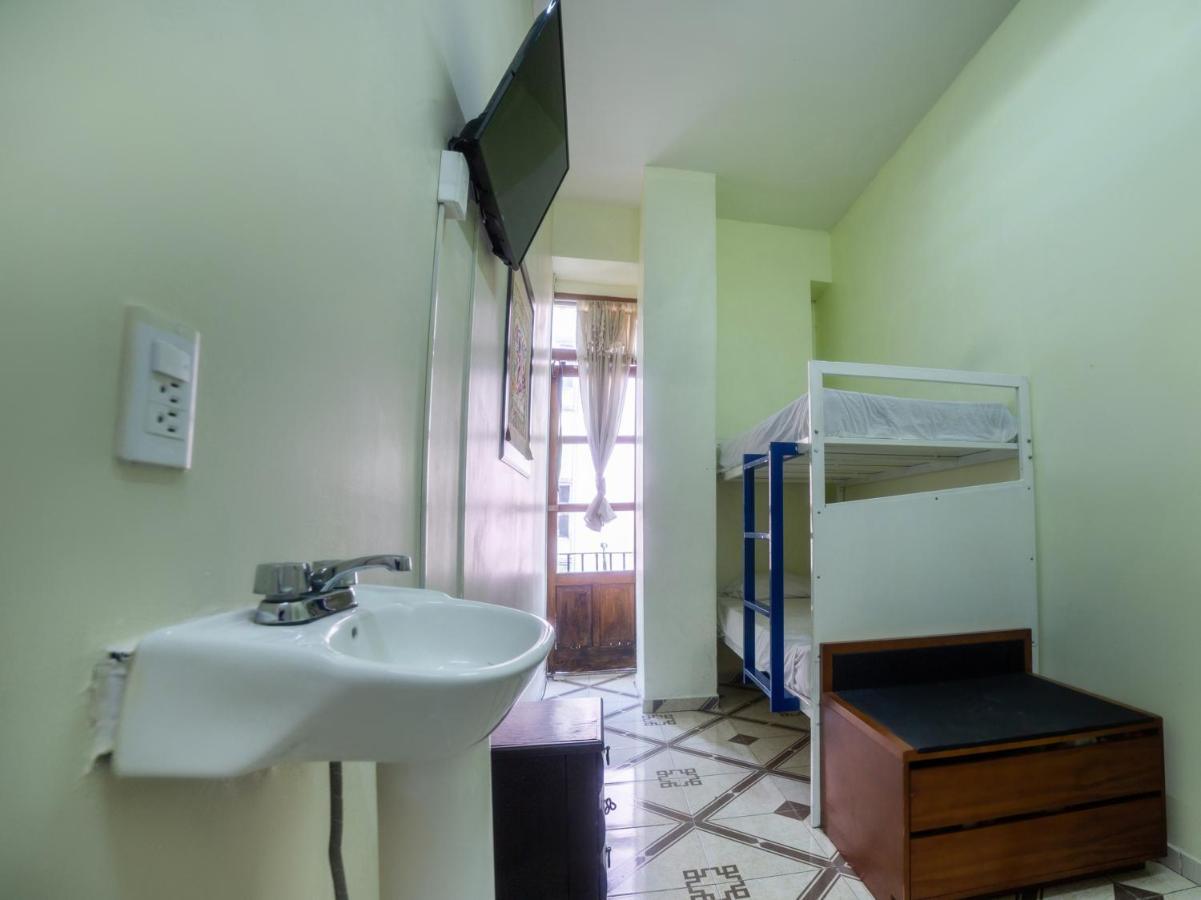 Hotel Oyo Oasis Centro Cerca Del Hospital Issste Hospital Jose Ma Morelos Mexico